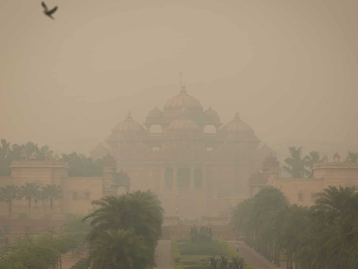 Delhi weather update: City records minimum temp of 6.1, air quality remains 'very poor'