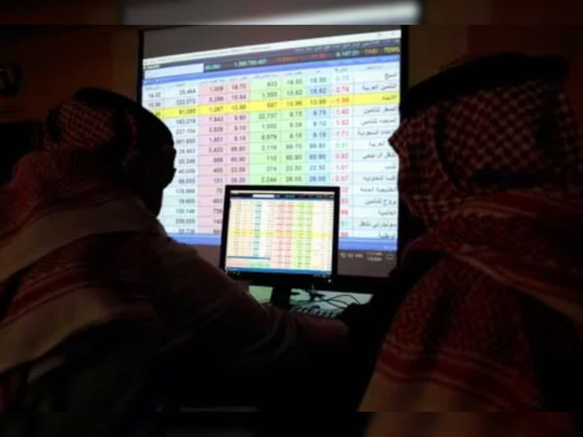 Major Gulf markets mixed on muted oil prices, regional tensions