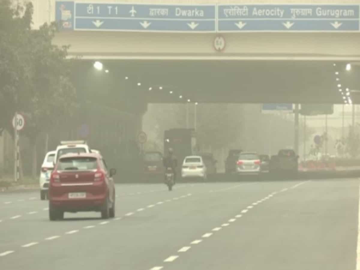 Delhi records minimum temp of 8.3, air quality 'severe' at some stations