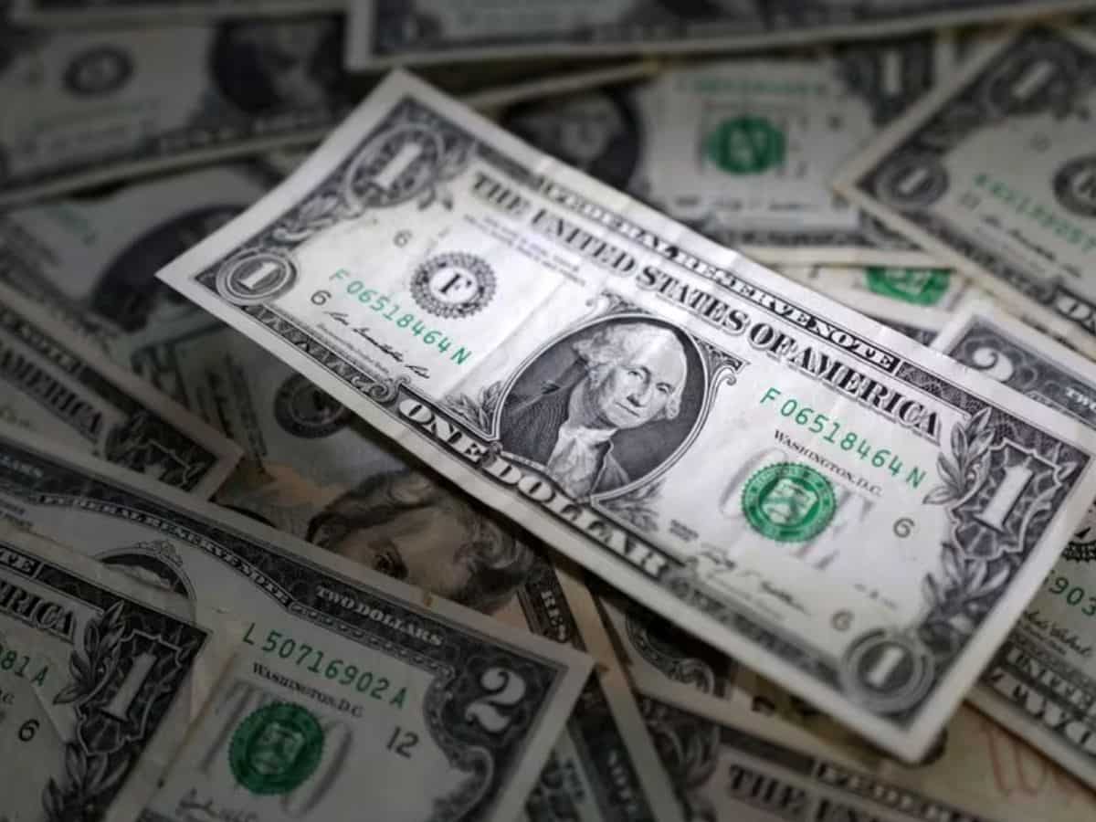 Doller Fall US dollar falls ahead of GDP, inflation data; Fed in focus