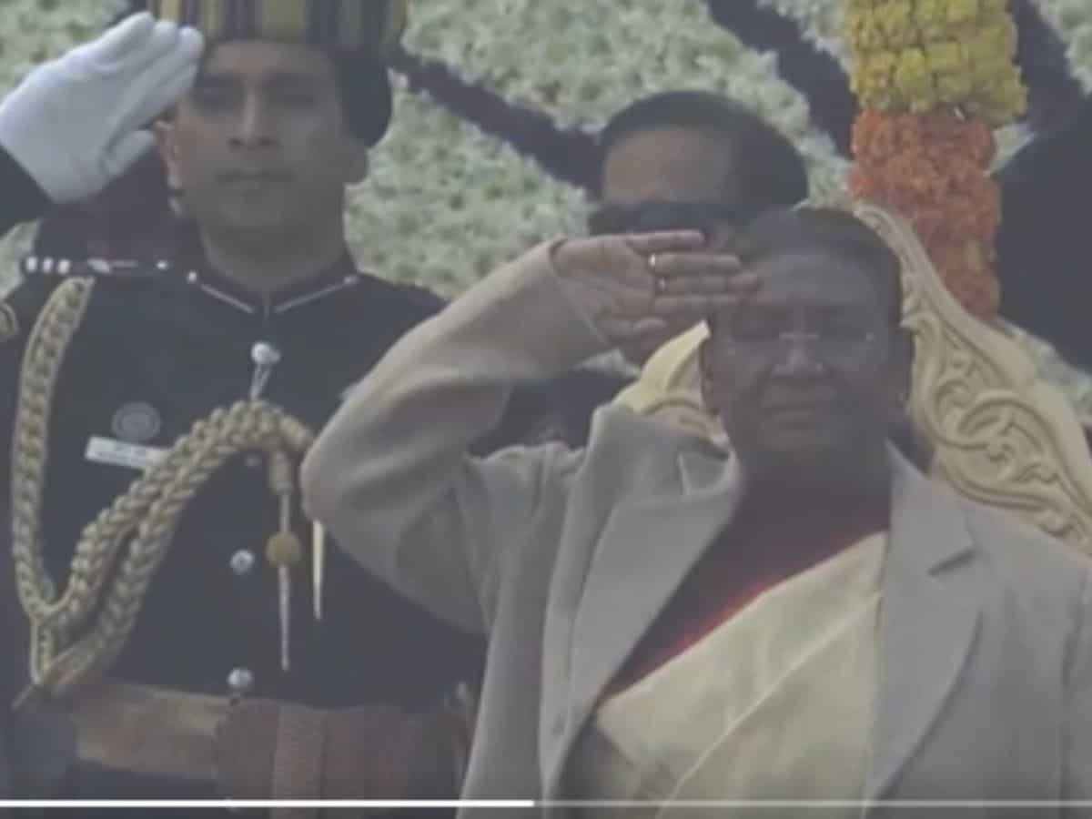 Republic Day 2024: President Droupadi Murmu unfurls Tricolour, takes ceremonial 21-gun salute