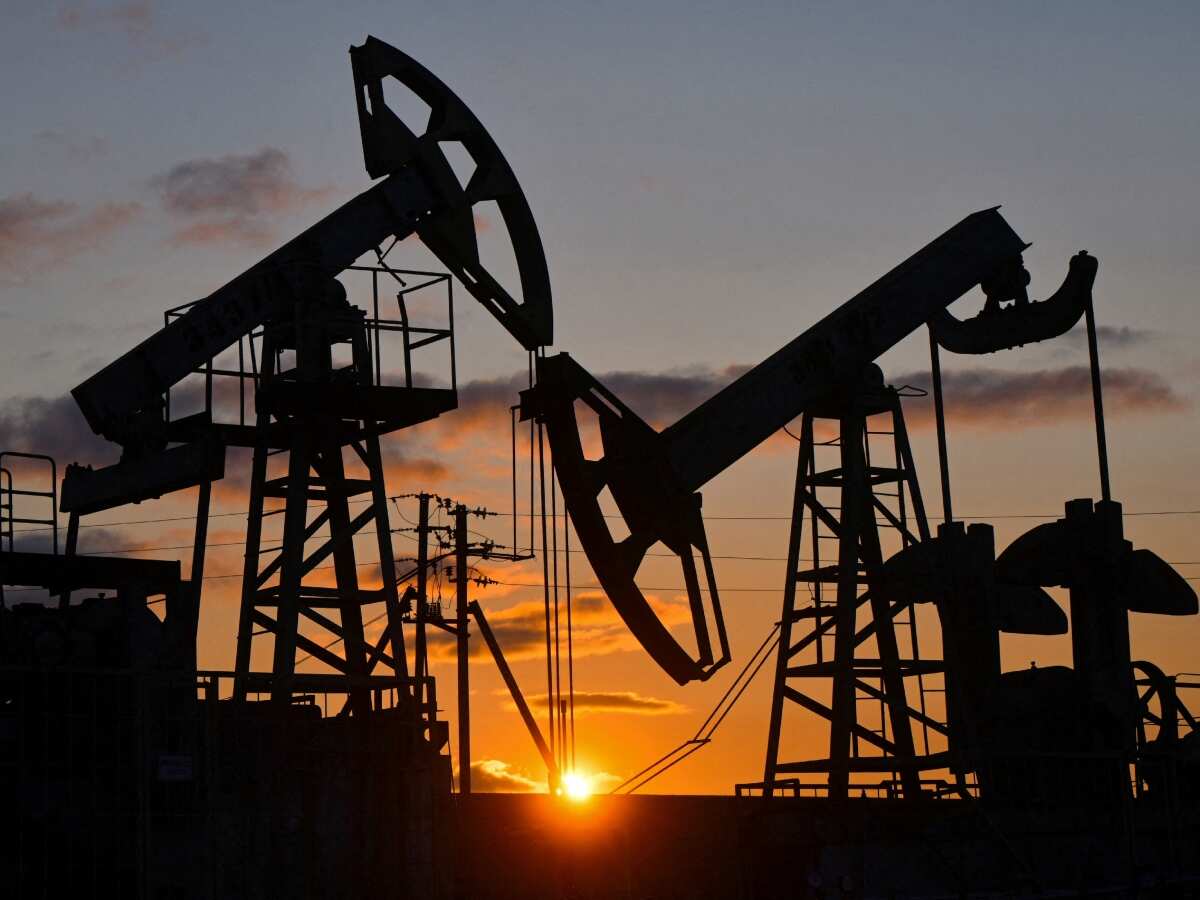 Government halves Budget support to oil firms, defers filling strategic oil reserves