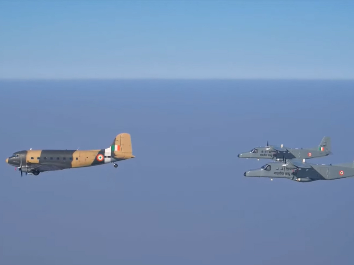 Jet Rafel Tejas R-Day flypast spectacle: 54 aircraft including Rafel, Sukhoi, Jaguar ...