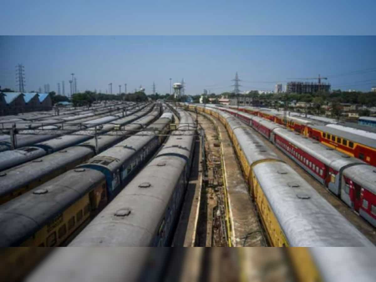Traffic Block: Railways cancels a total of 28 trains, routes of many diverted, know schedule of your train
