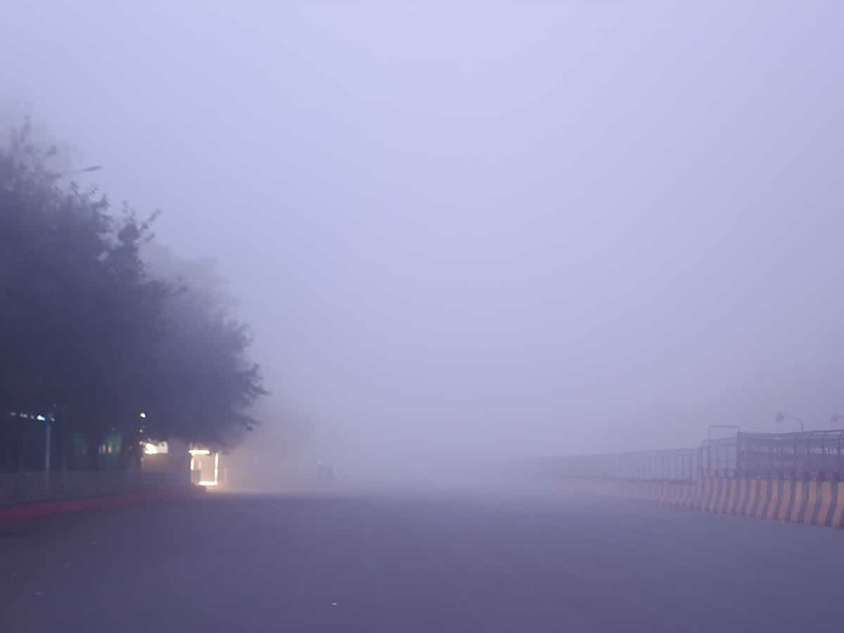 Dense fog engulfs parts of Delhi-NCR amid cold weather, visibility badly affected