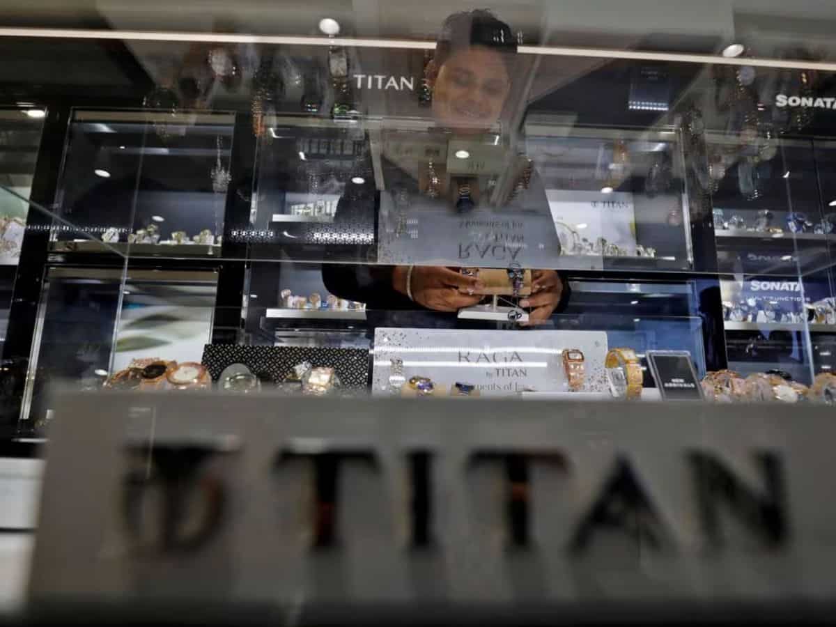 Titan showroom price top