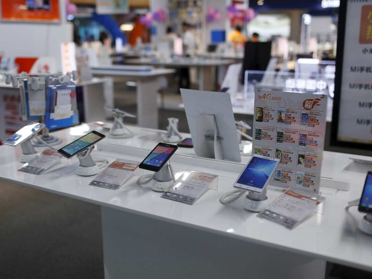 India smartphone market grows 19% in Q4 2023, 5G share up 65%