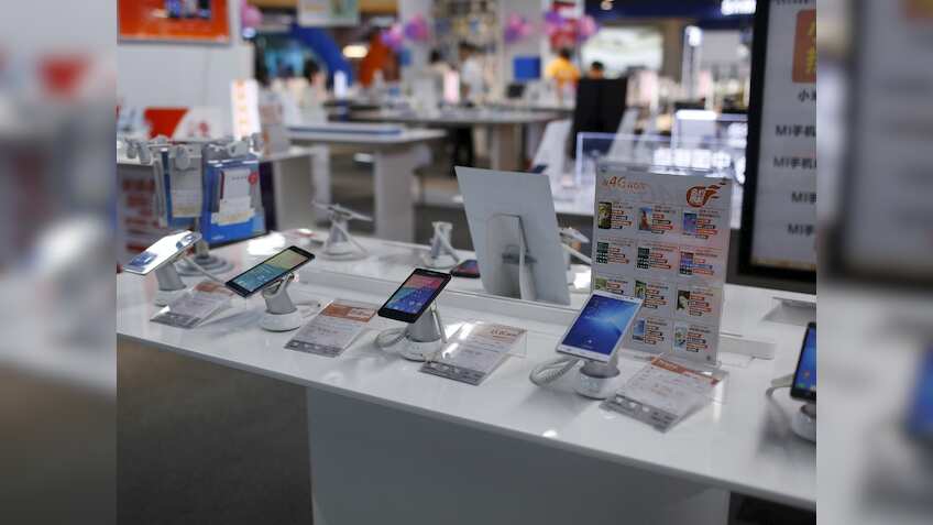 India smartphone market grows 19% in Q4 2023, 5G share up 65%
