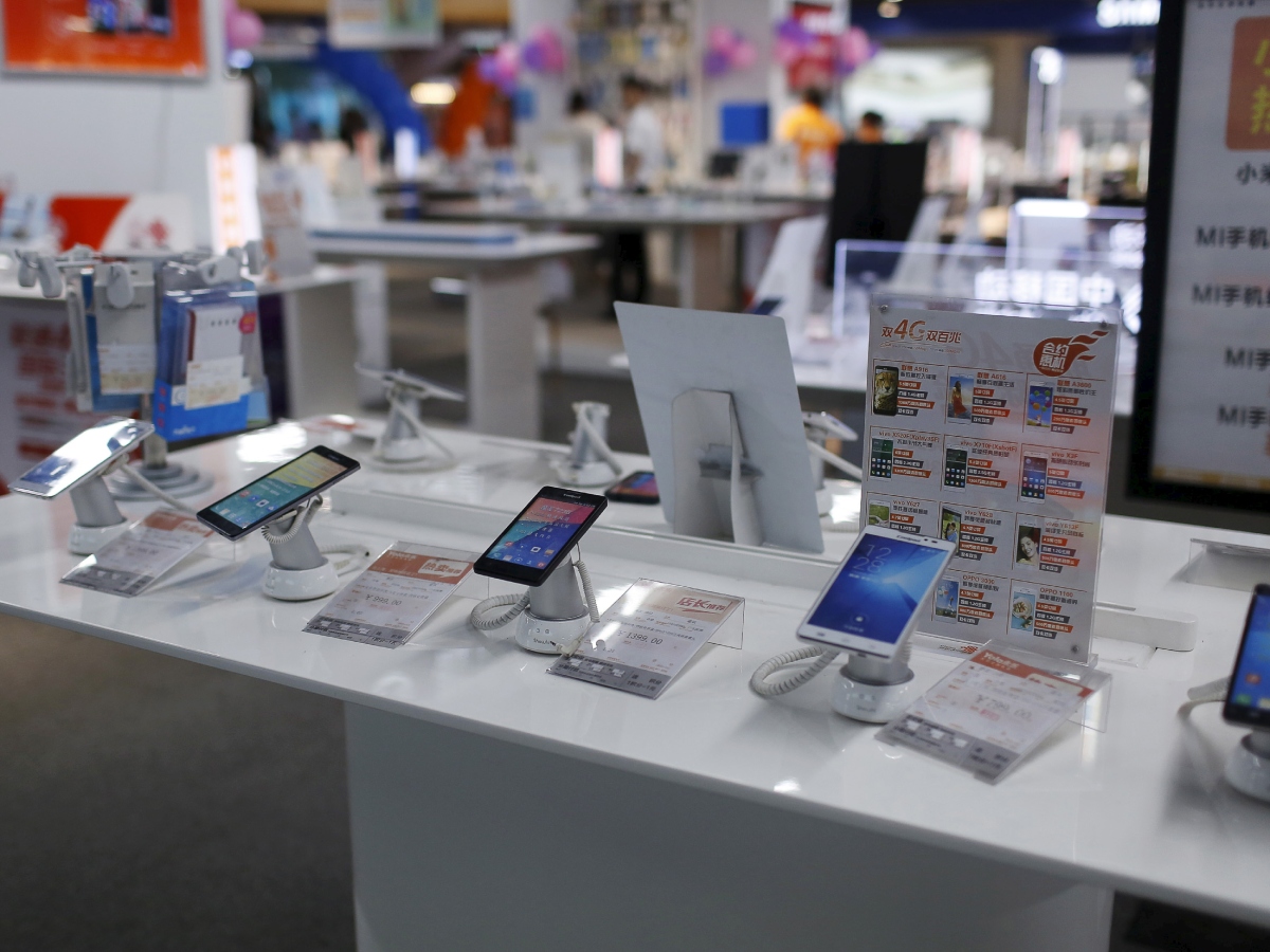 India smartphone market grows 19% in Q4 2023, 5G share up 65%