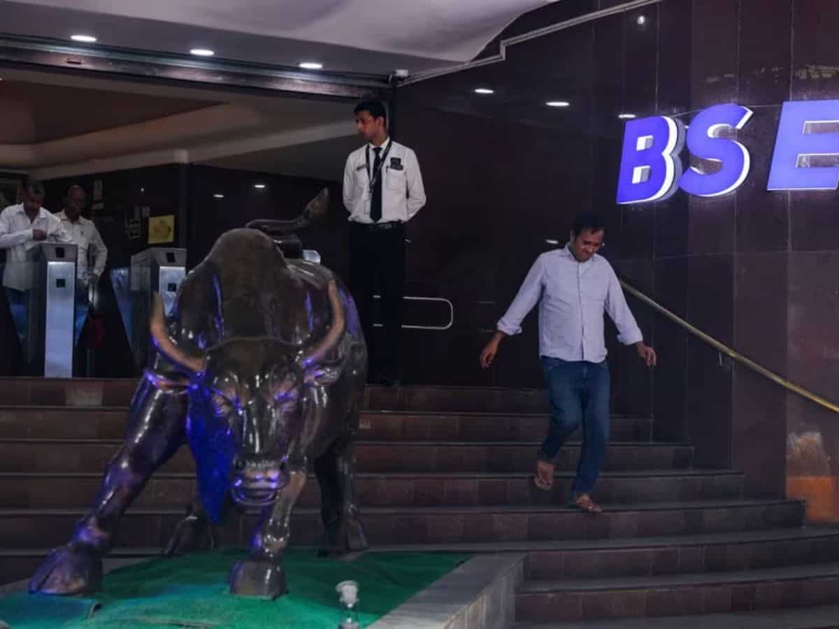 FINAL TRADE: Nifty, Sensex end flat as investors await RBI monetary policy; IT stocks slip