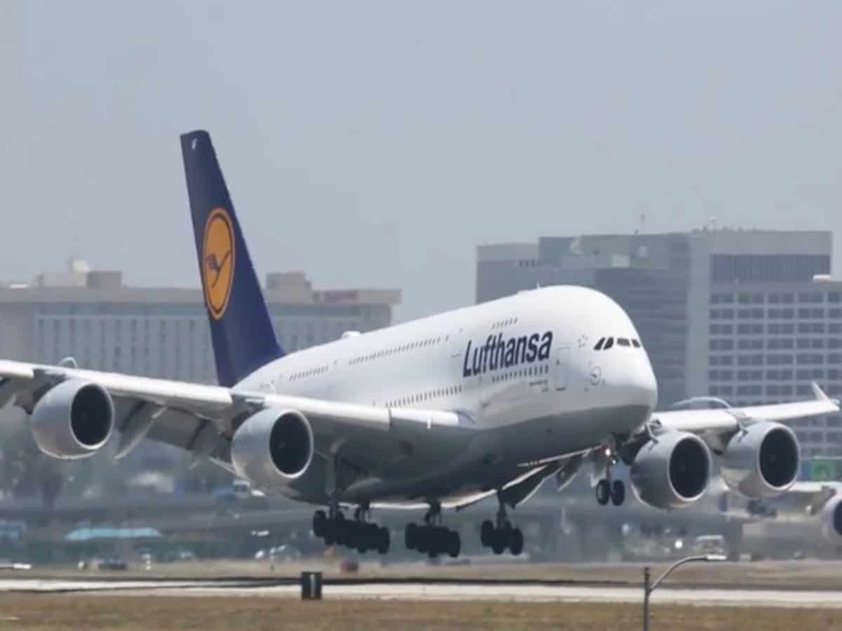 Germany's Lufthansa cancels hundreds of flights as its ground staff strike for a day at 5 airports 