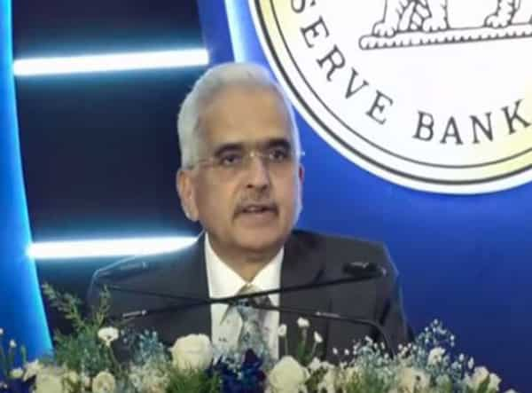 RBI Projects 7% Growth For Next Financial Year | Zee Business