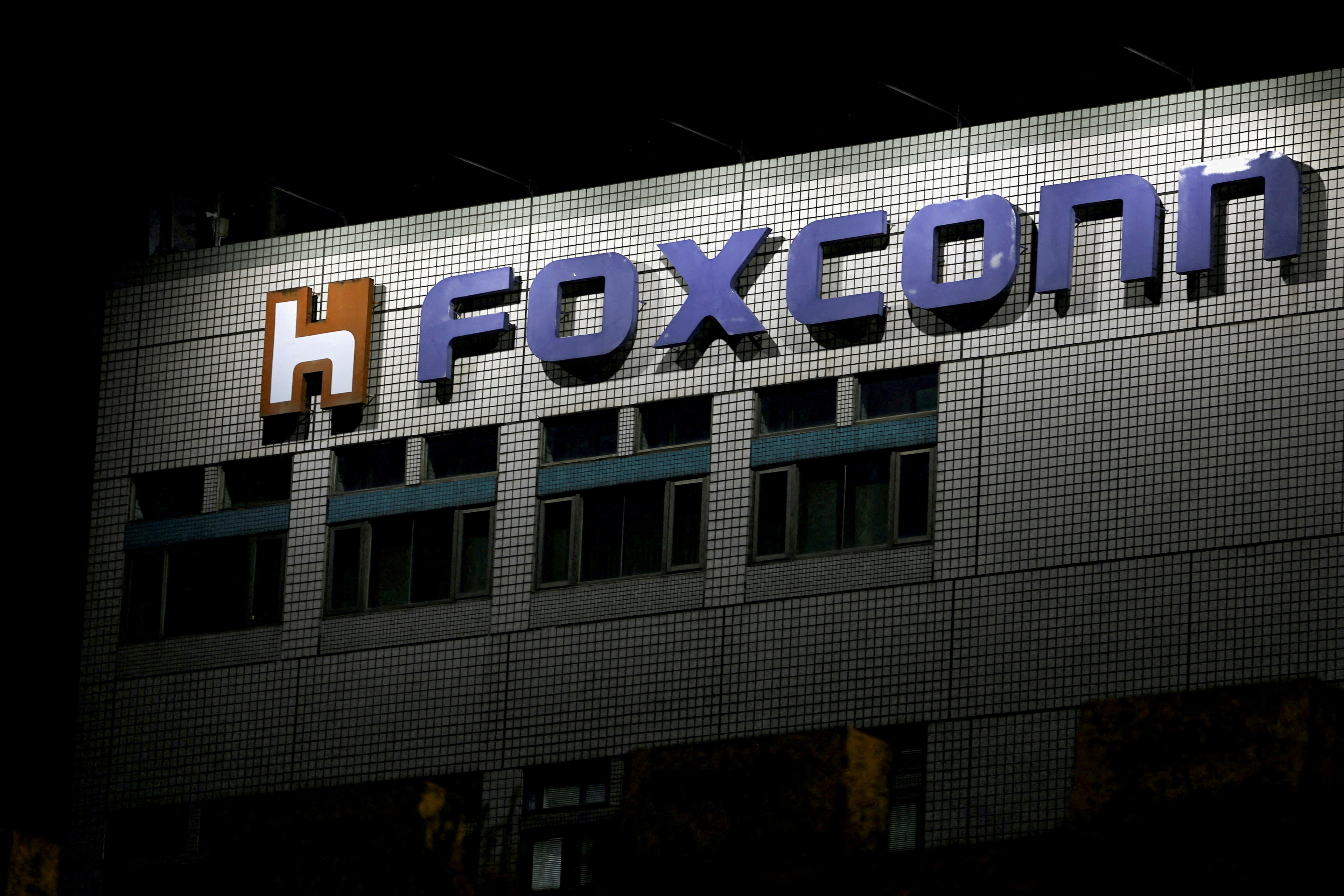 Foxconn invites bids to construct Rs 1,200-crore plant