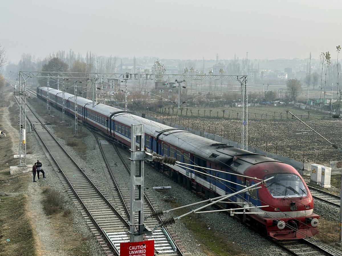 Cabinet approves 6 multi tracking projects across Indian Railways | Zee ...