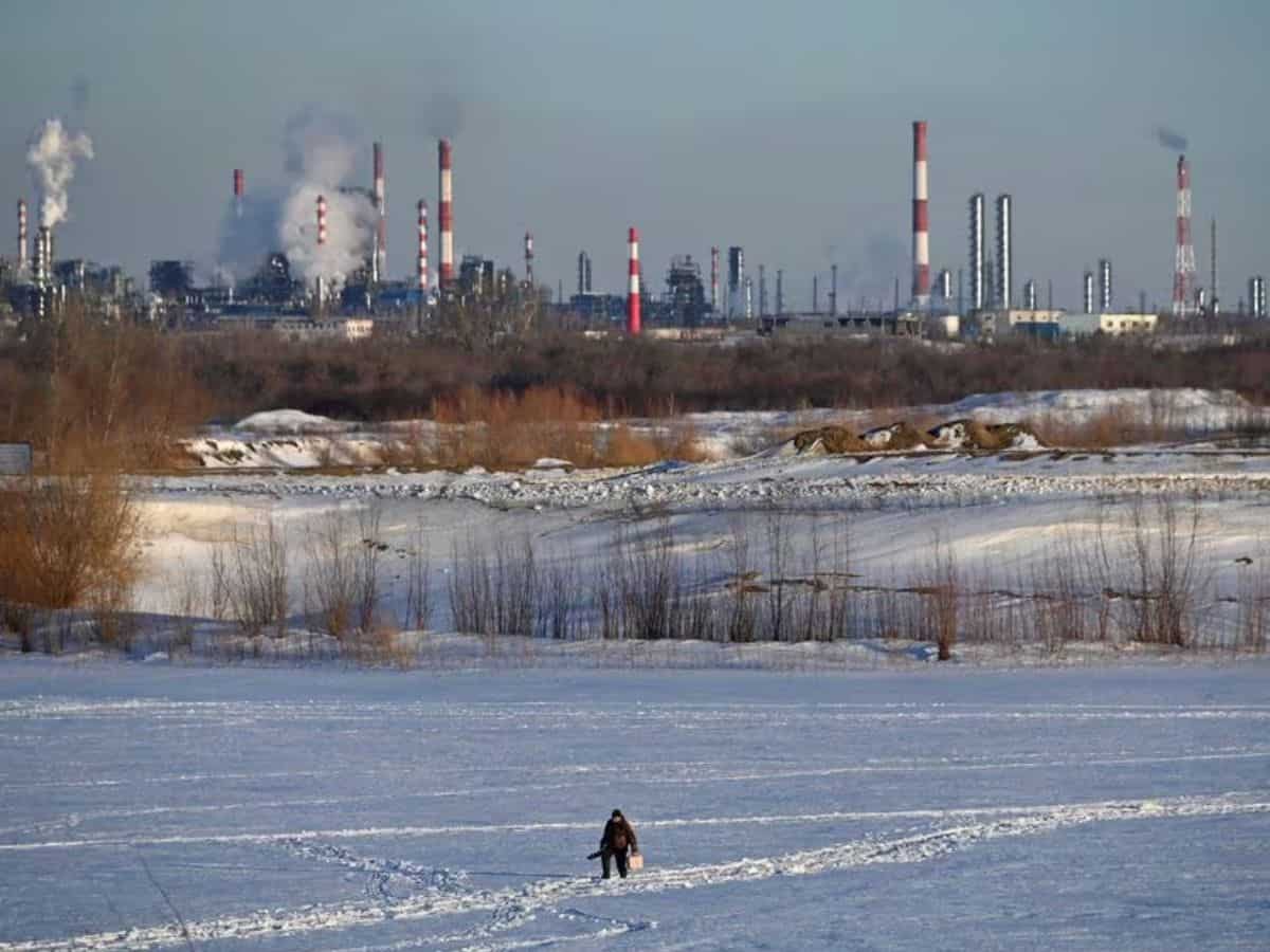 Russia's refinery damage casts doubt on OPEC+ supply cut commitments