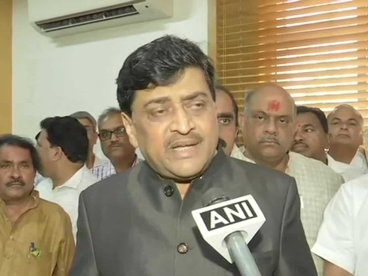 Ex-Maharashtra CM Ashok Chavan Quits Congress | Zee Business