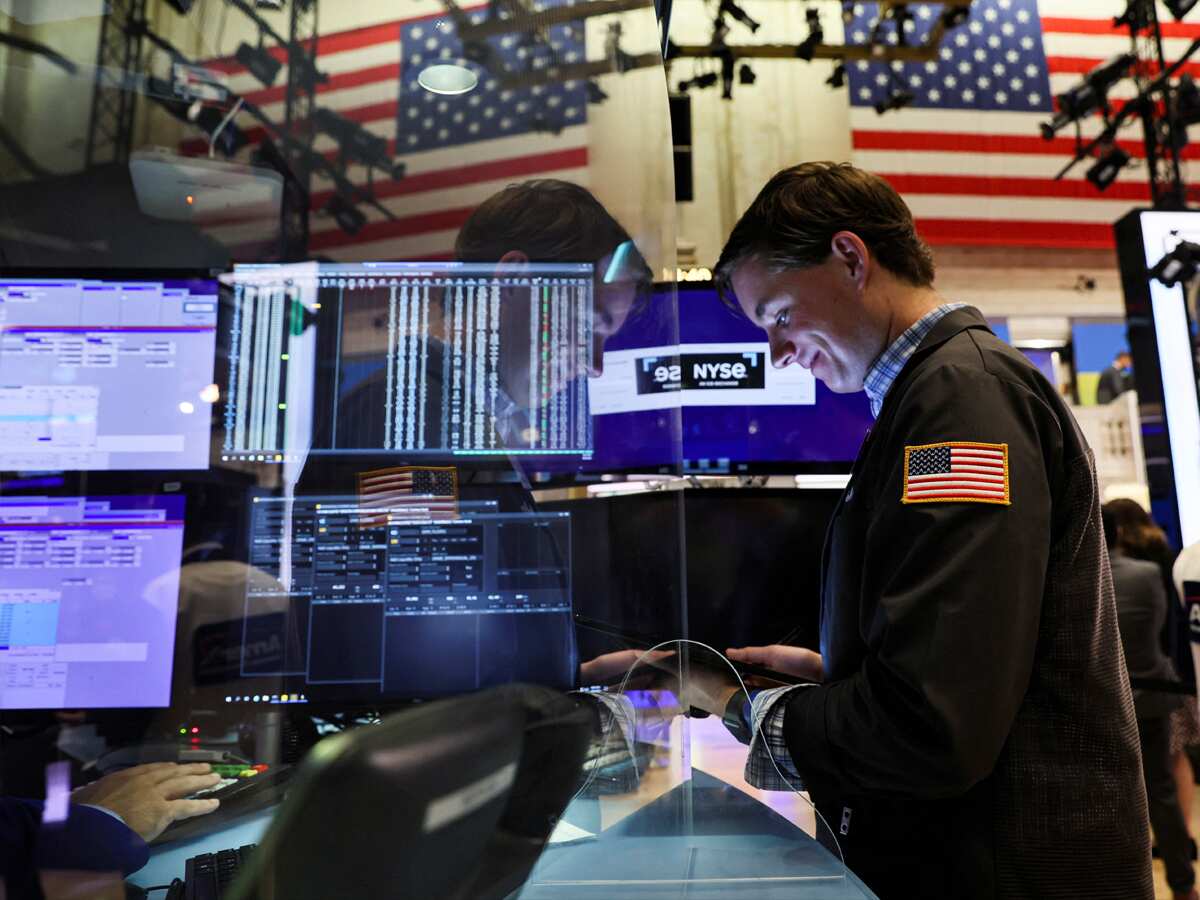 Wall Street ends higher, lifted by Uber, Lyft and Nvidia