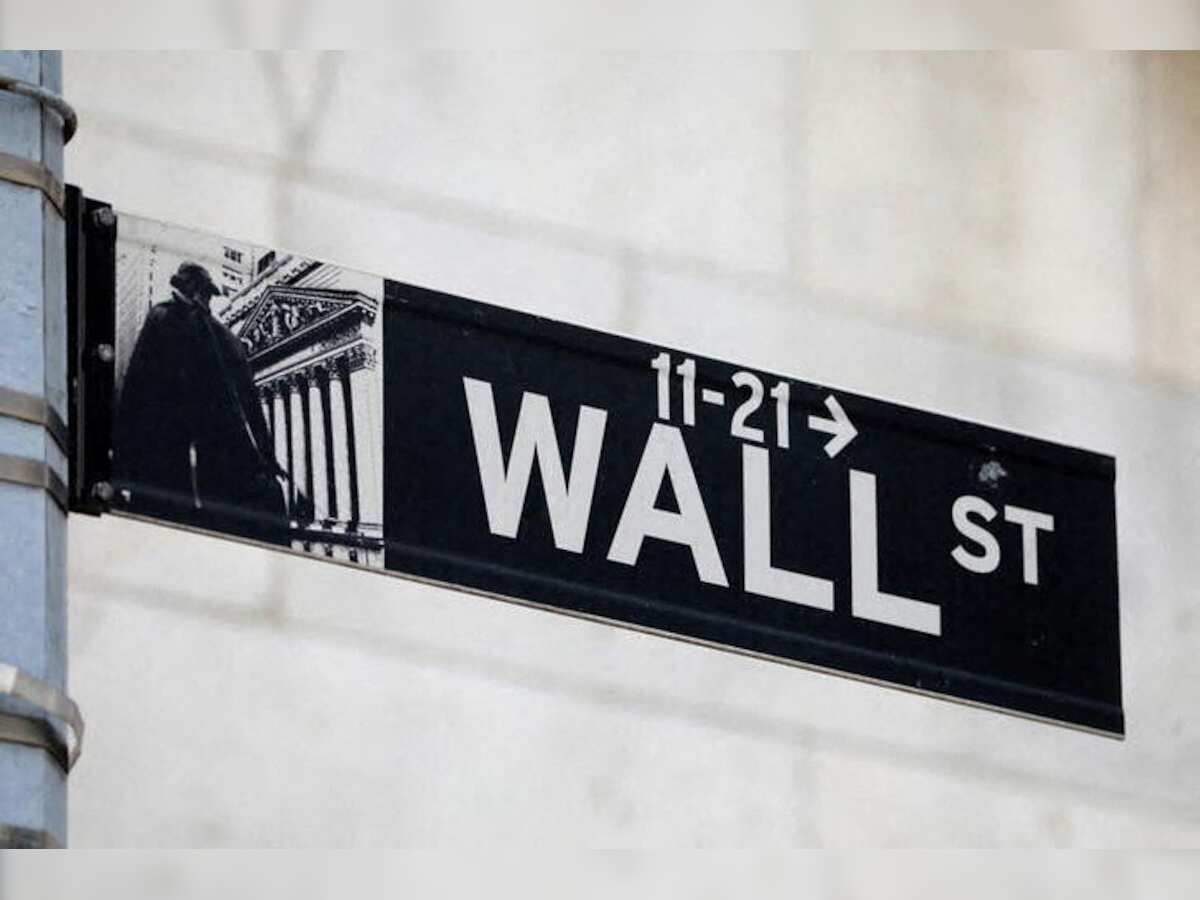 Wall Street ends higher as retail sales slump feeds hopes for rate cuts