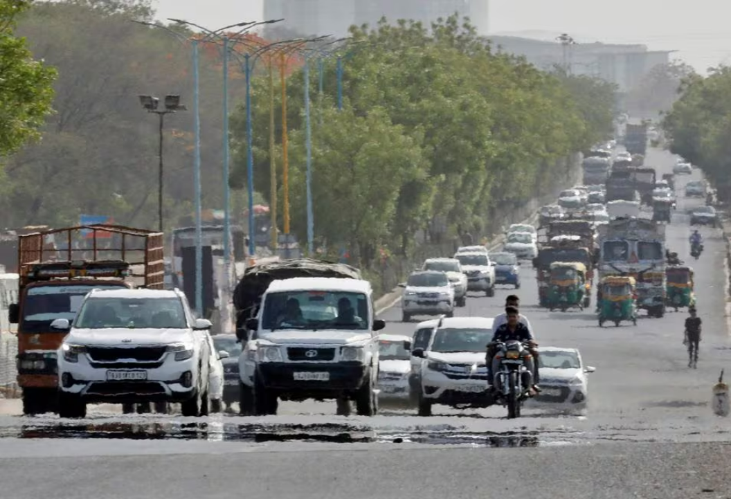 Delhi weather update: Minimum temperature 14.1 degree Celsius