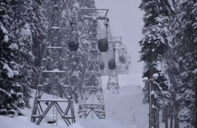Fresh snowfall in higher reaches, rains in plains of Kashmir 