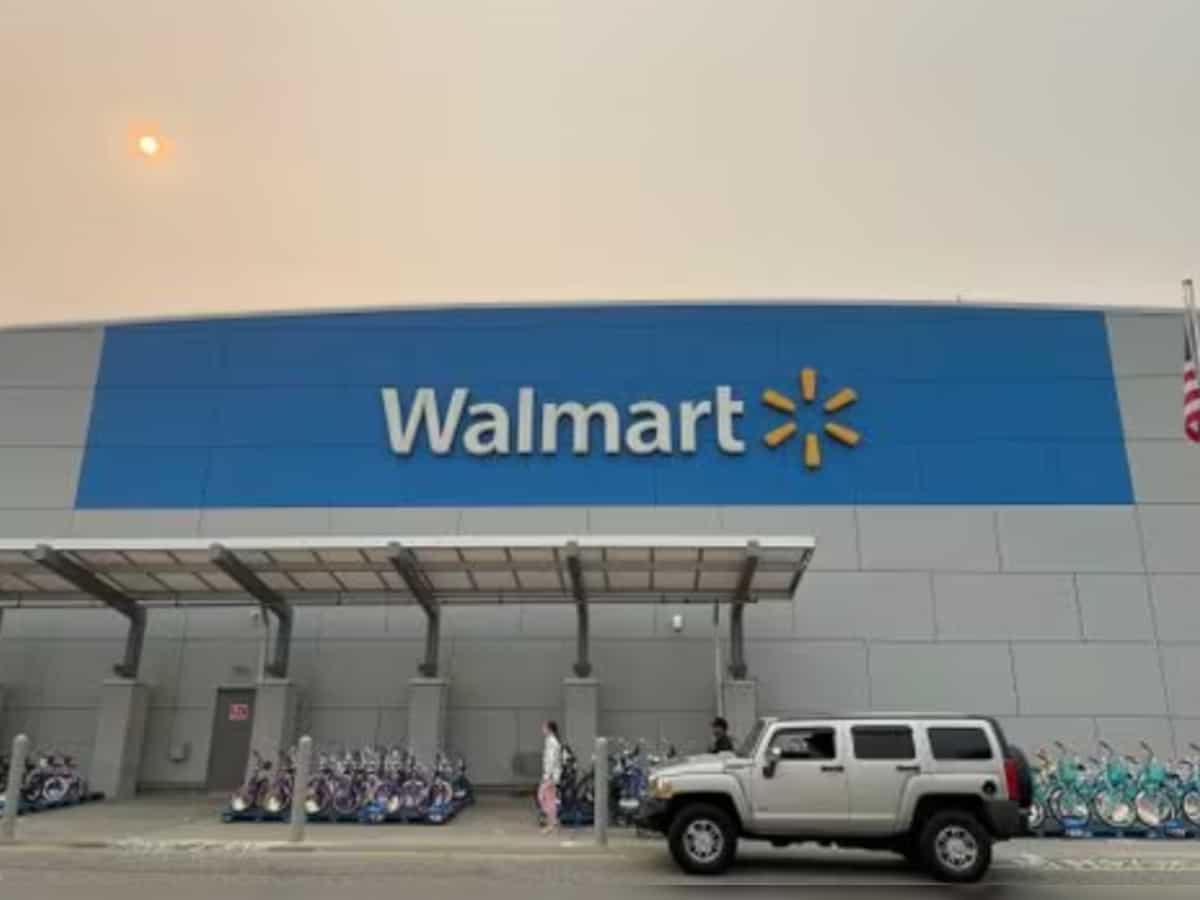 Walmart to acquire Vizio for $2.3 billion, sales outlook, dividend lift shares