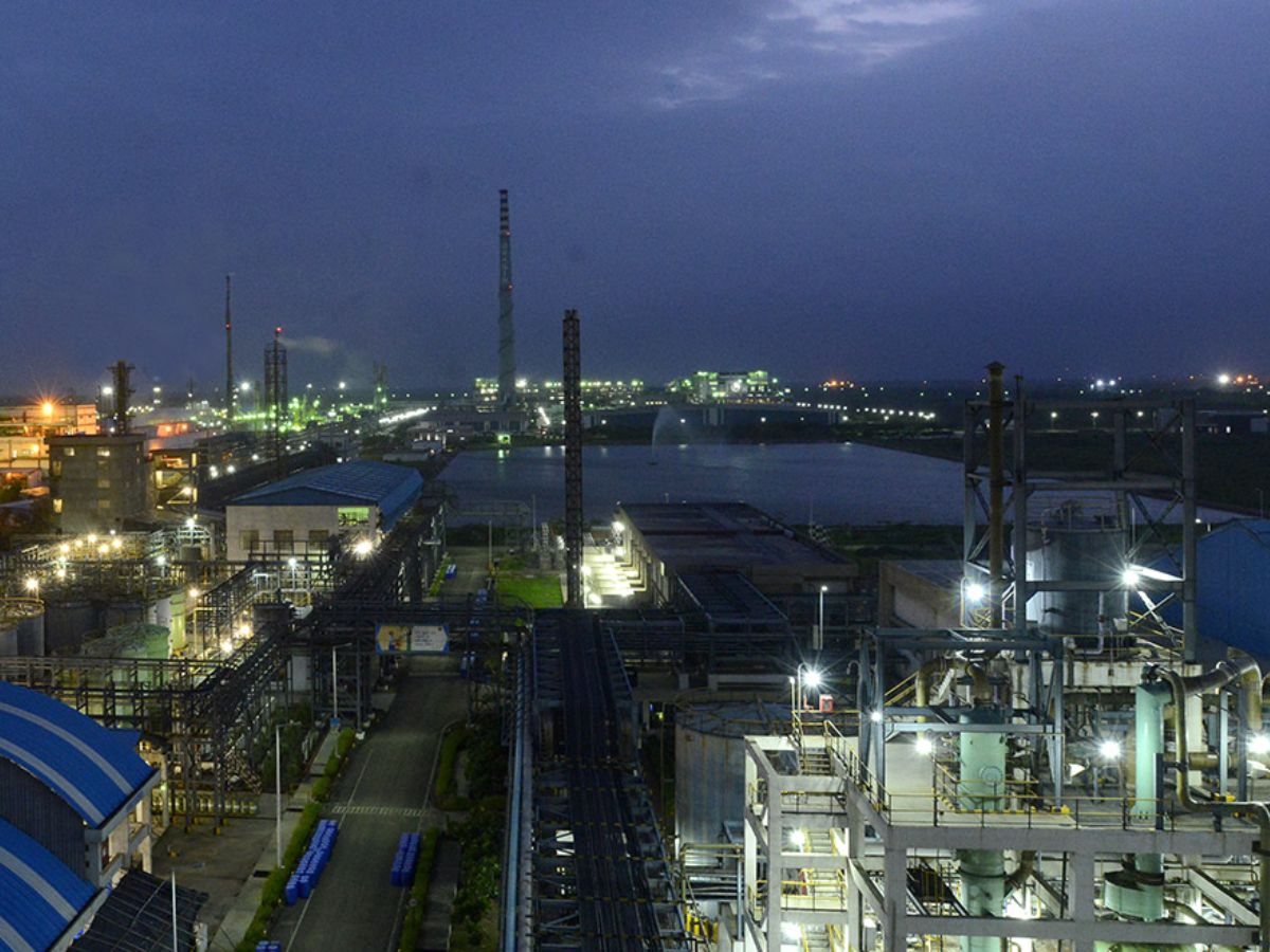Grasim within inches of record high after Jefferies retains ‘buy’; check out target price here