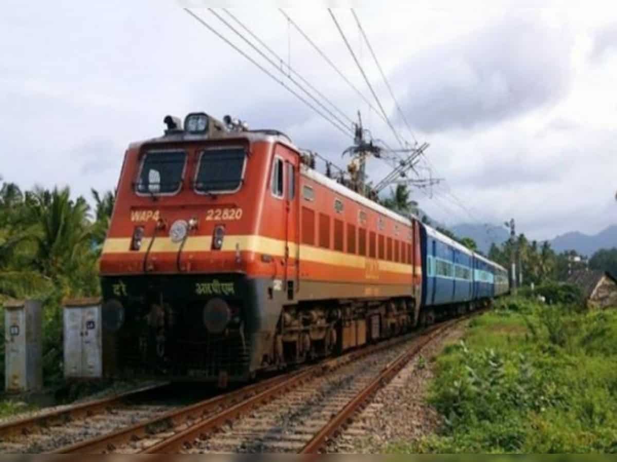 IRCTC ties up with Swiggy Foods for meals on trains