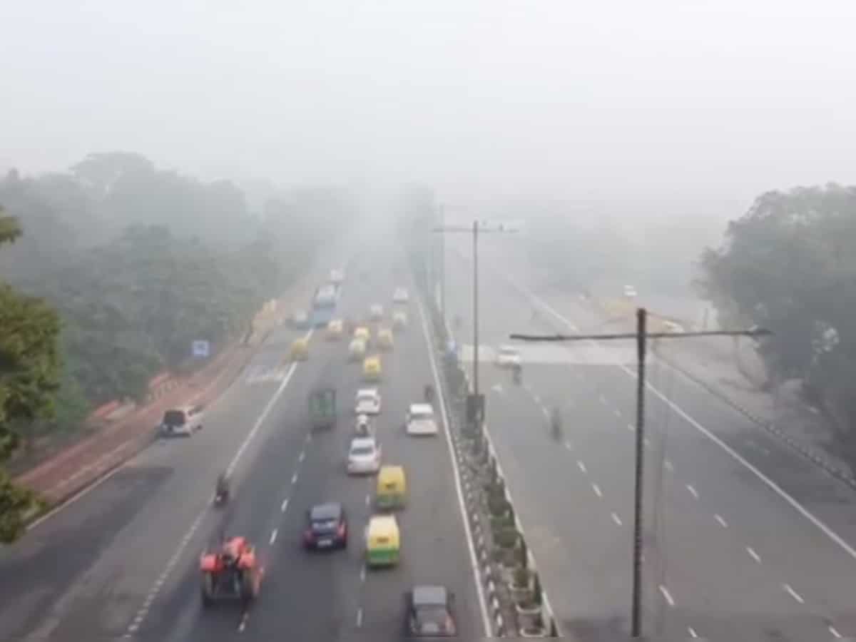 Delhi records minimum temperature of 8.3 degree celsius, with rain likely during day