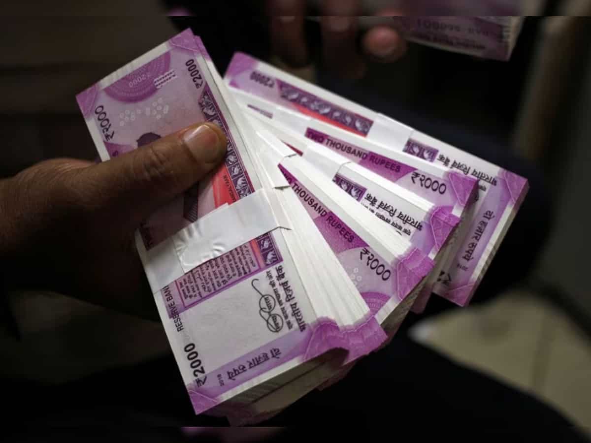 Impact of Rs 2,000 notes withdrawal: Currency-in-circulation growth dips to 3.7% in Feburary