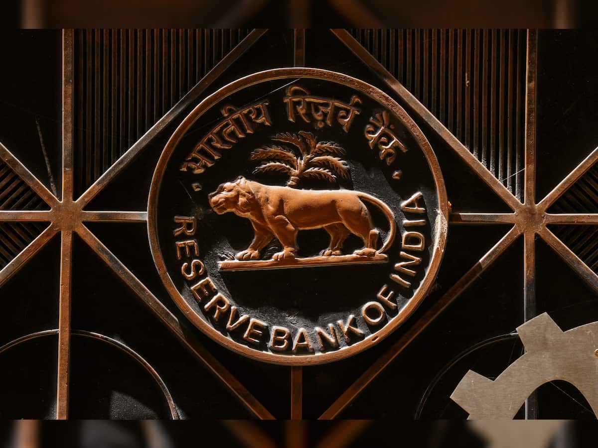 RBI imposes penalties on SBI, Canara Bank and City Union Bank; know reasons