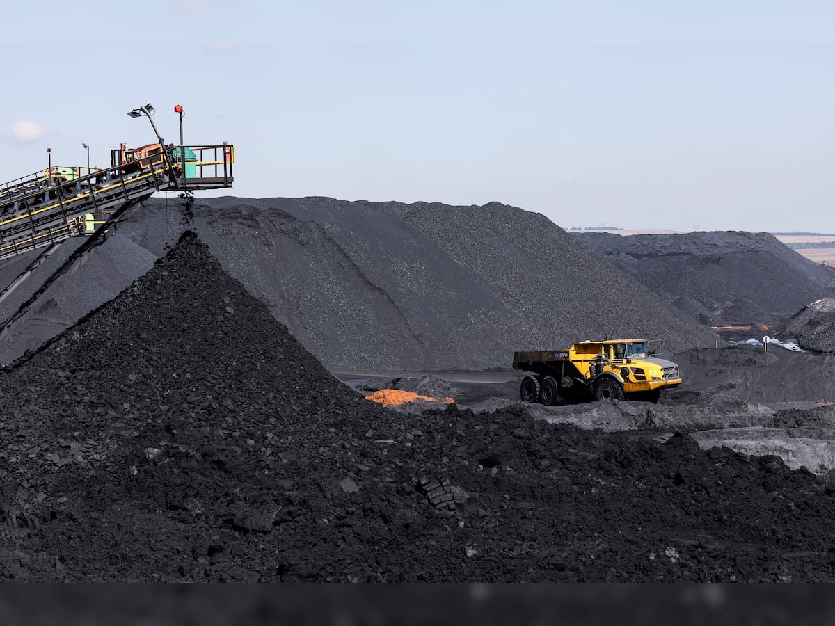 Coal sector contributes over Rs 70,000 crore every year to Centre, states: Government 