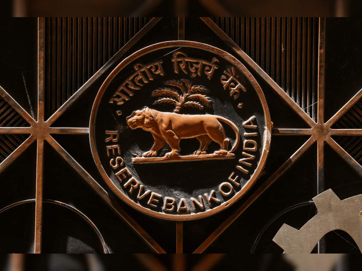 Growth in bank credit to industry decelerates to 7.8% in January: RBI 