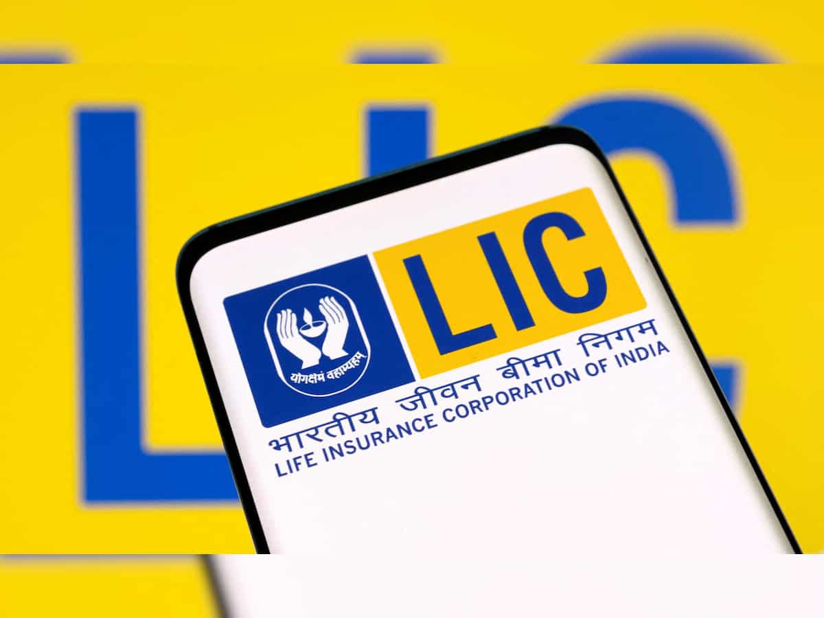 LIC presents Rs 2,441 crore dividend cheque to FM Nirmala Sitharaman 