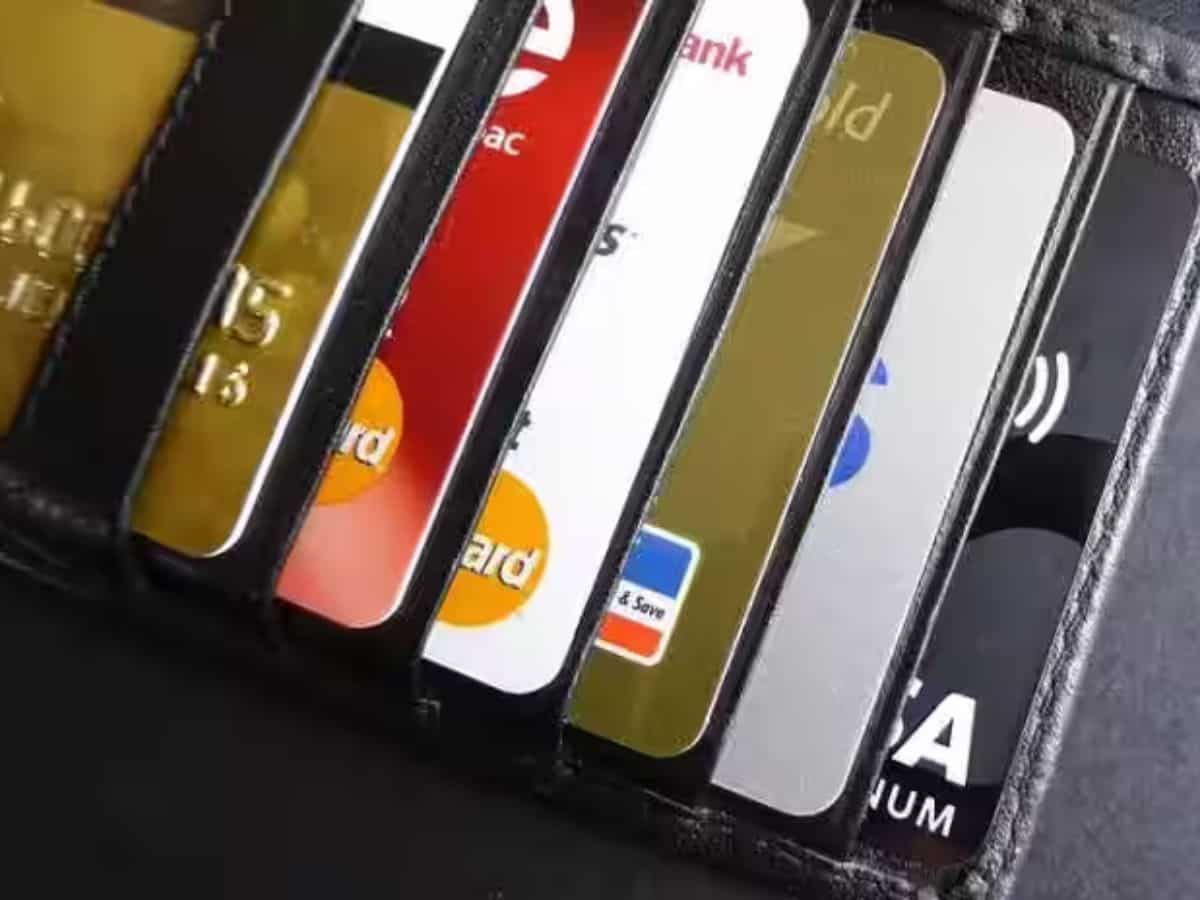 RBI asks banks to allow customers to choose cards from multiple networks