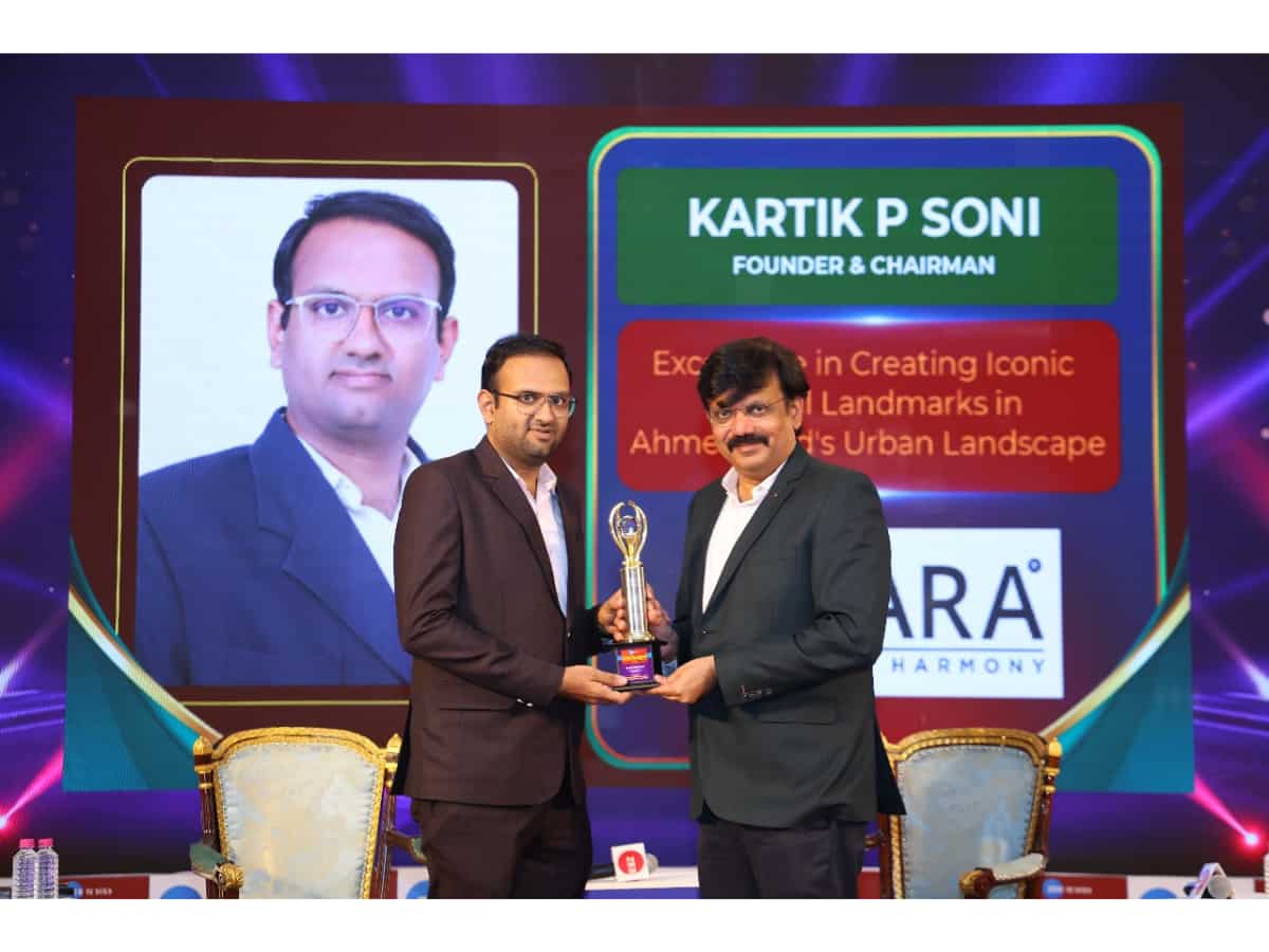 Kartik Soni of Swara Group honoured with Zee 24 Kalak award