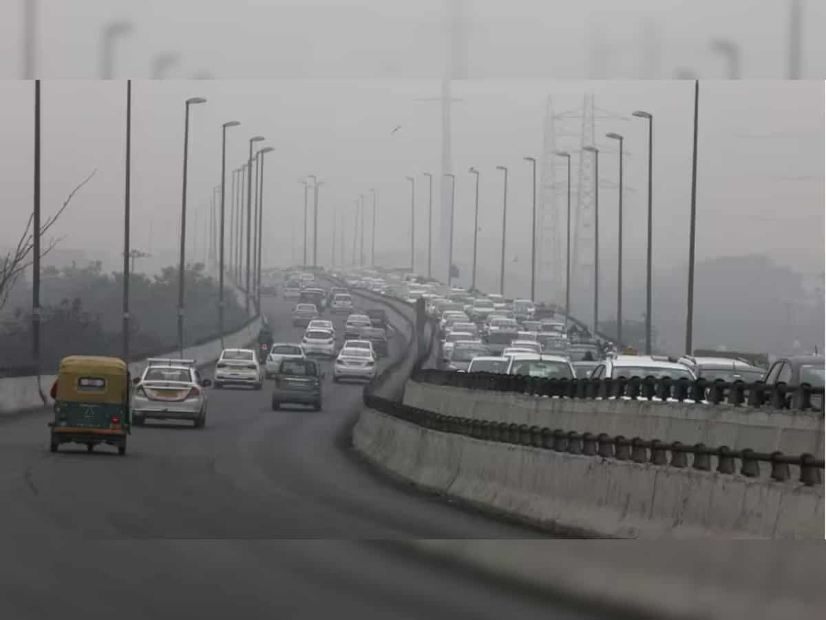Delhi records 13.1 degrees as minimum temp, AQI 'poor'