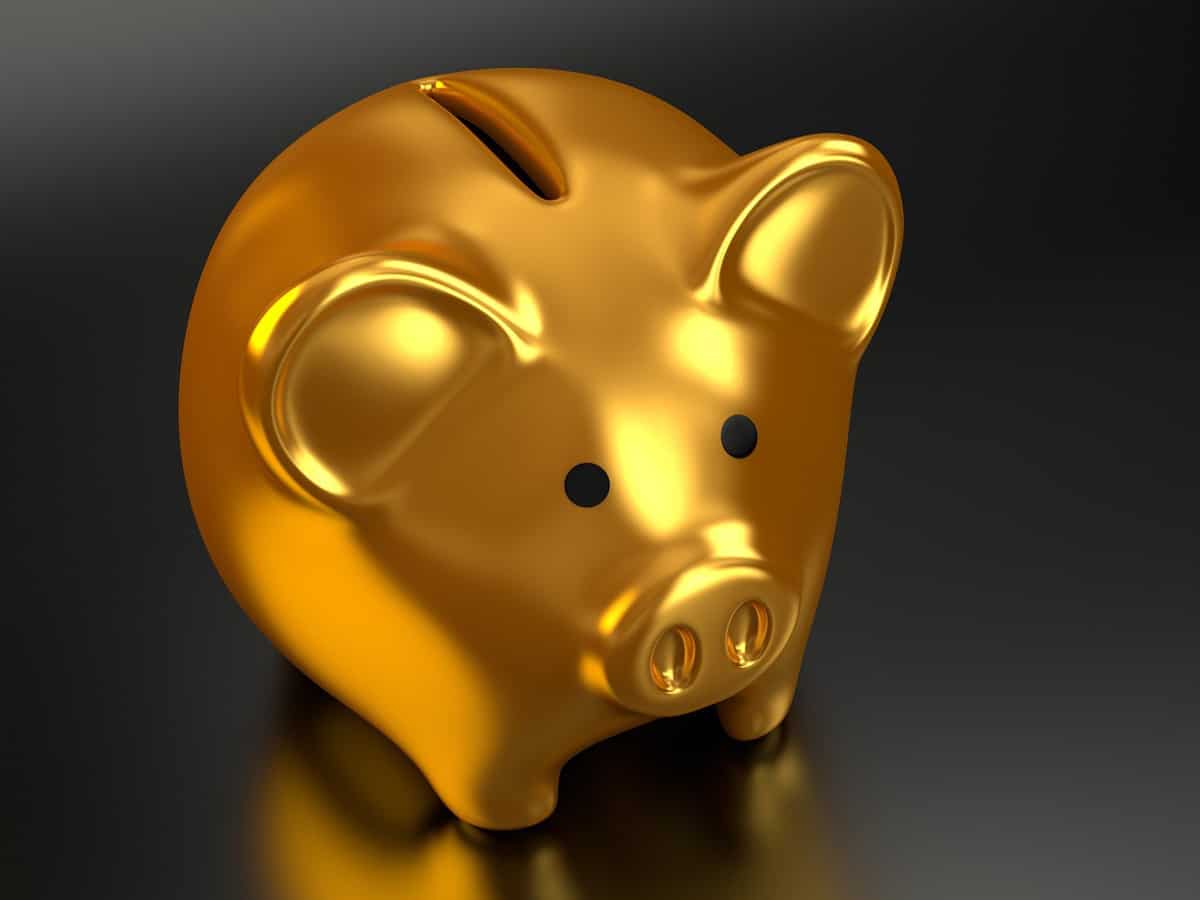 Public sector banks asked to reassess gold loan process amid debt risk concerns