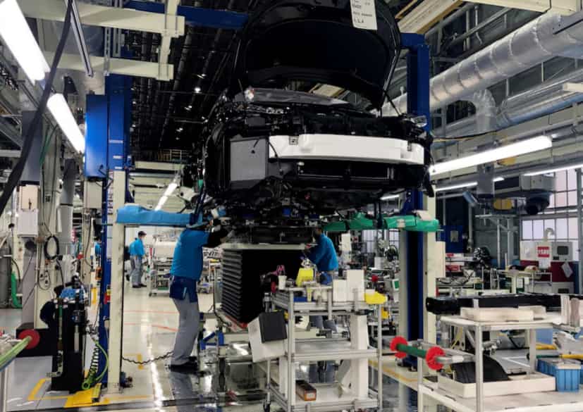 Toyota agrees to biggest wage hike in 25 years, paves way for BOJ shift