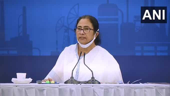 West Bengal CM Mamata Banerjee suffers major injury, admitted to hospital