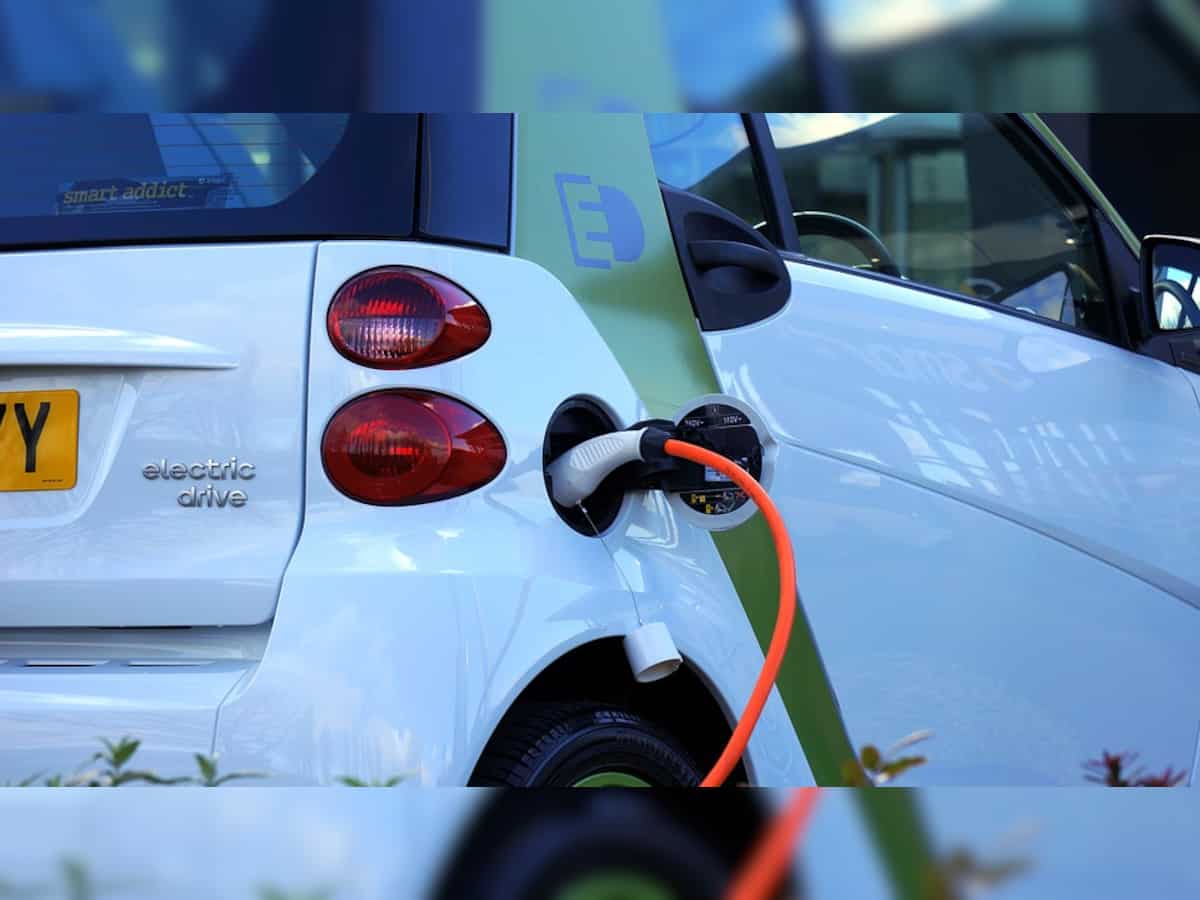 Government approves E-Vehicle Policy; minimum investment fixed at $500M
