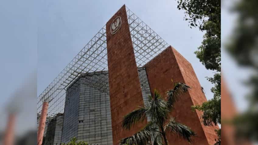 Market valuation of 5 of top 10 firms tanks Rs 2.23 lakh crore, LIC biggest laggards