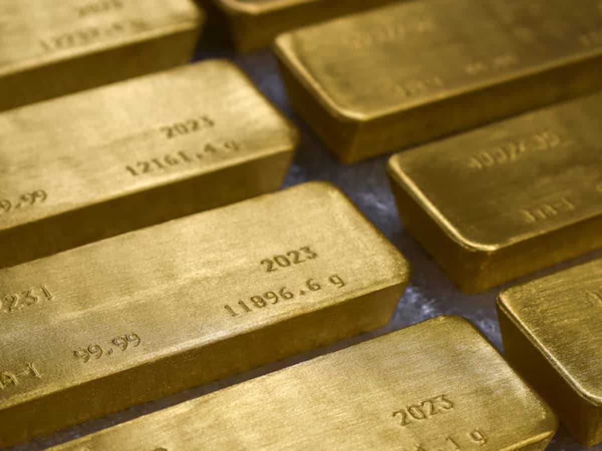Commodity Capsule: Gold moves further away from record-high, Brent crude hits one-week low