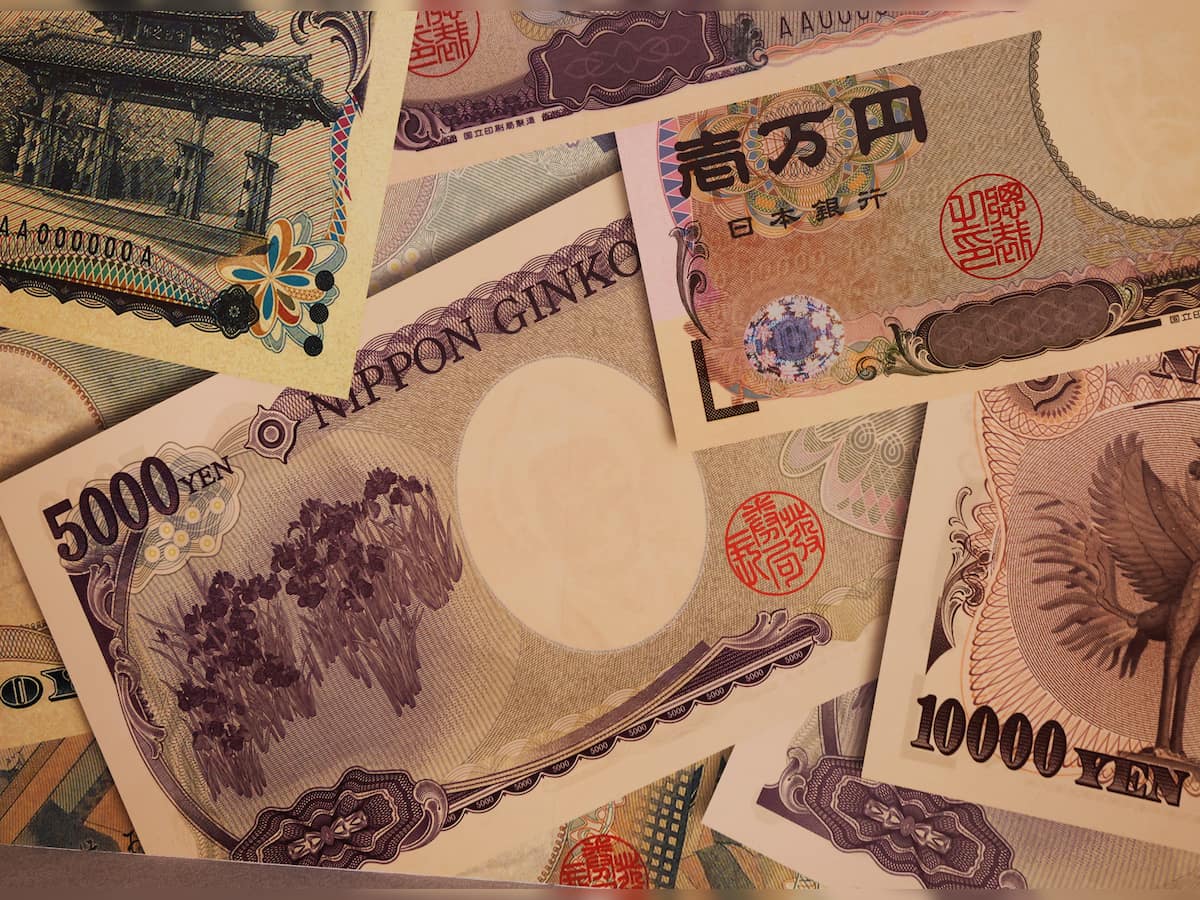 Explainer: Japan hiked interest rates. Why is the yen falling?