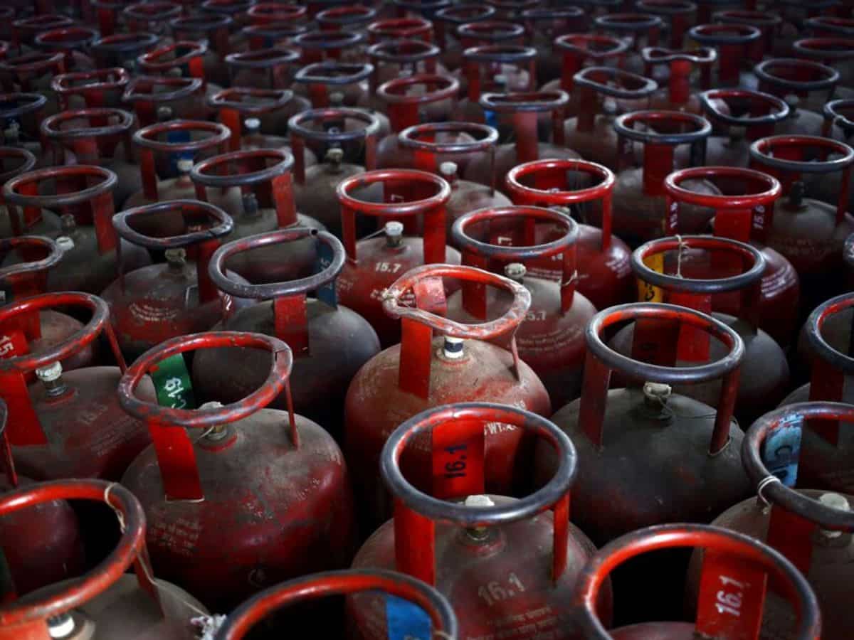 Oil companies reduce price of 19 kg commercial and 5 kg FTL cylinders