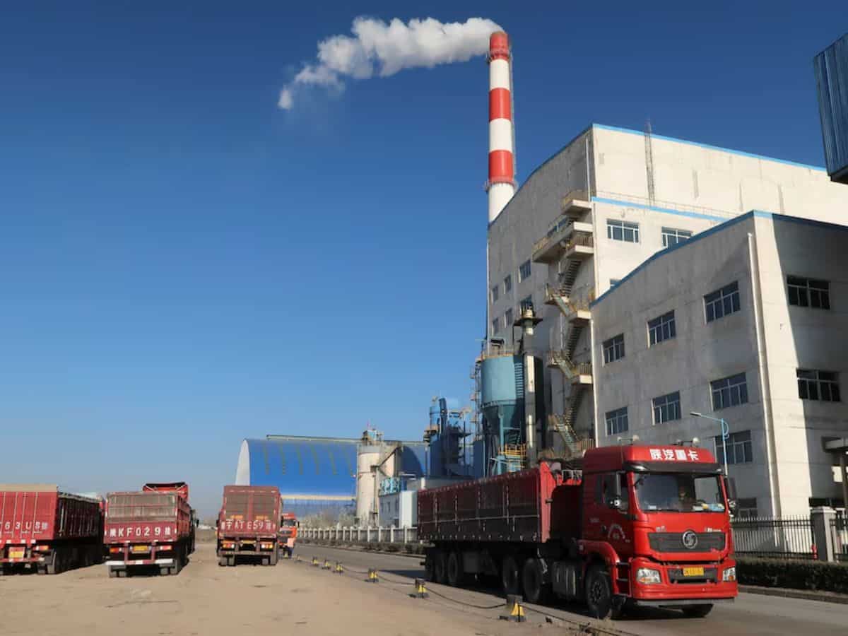 China's factory activity expands at fastest clip in 13 months, Caixin ...