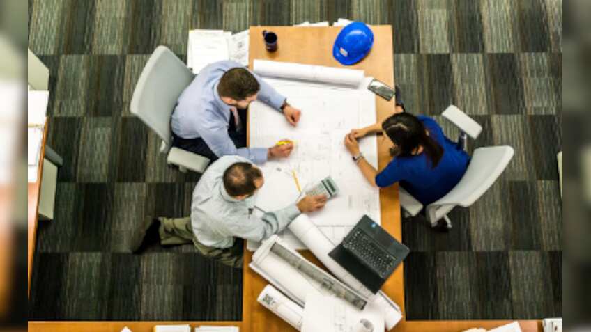 India sees 3% monthly rise in hiring, white-collar gig jobs up 184%