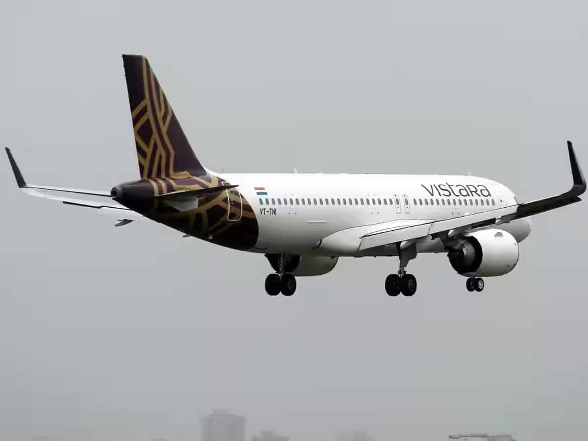 Vistara Flight Cancellation: 26 flights cancelled today, airline holds meeting with pilots to address issues
