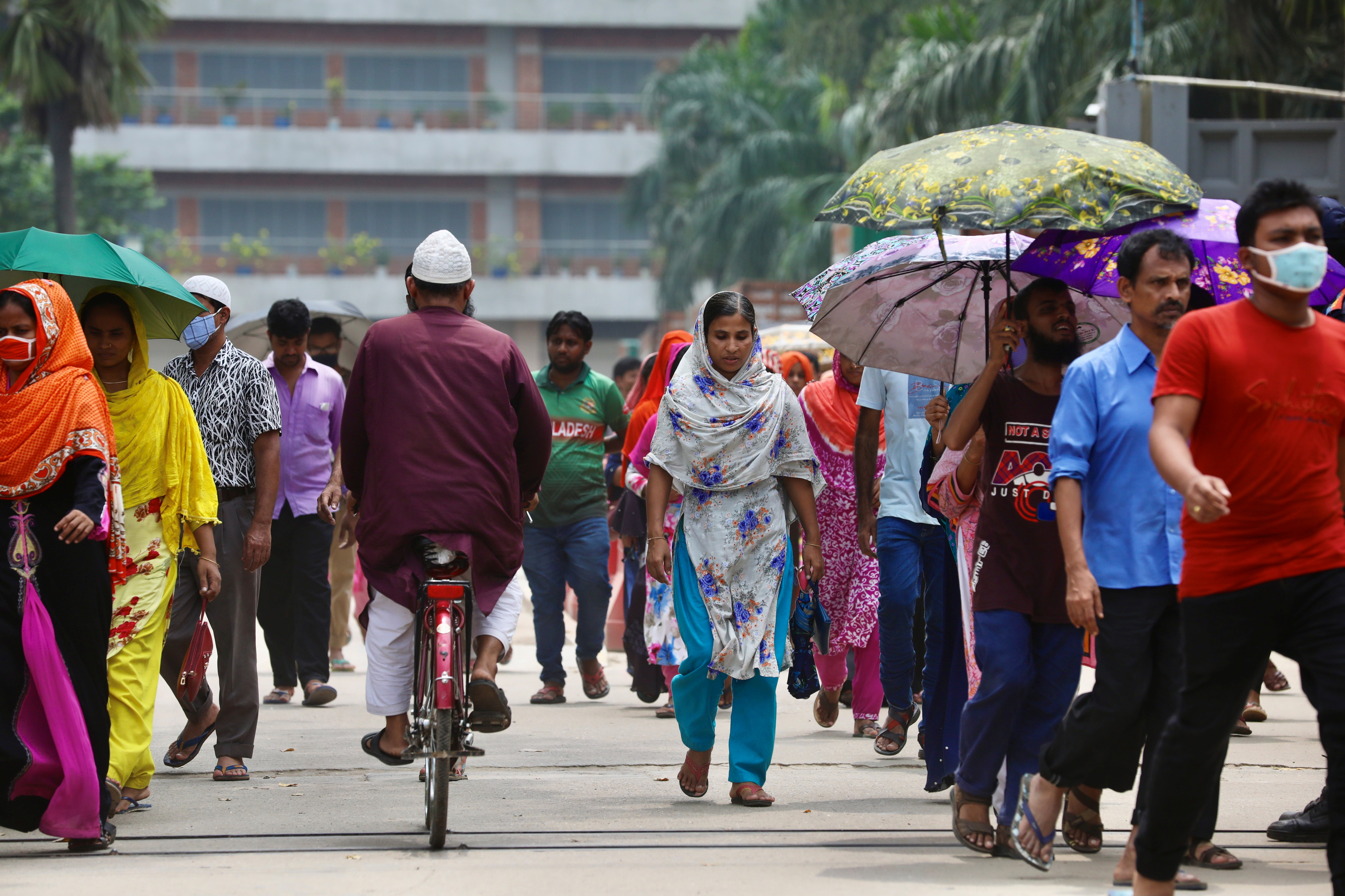 Nearly 1 million Bangladeshis may slip into poverty:
