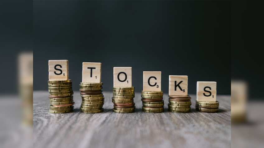 Traders' Diary: Buy, sell or hold strategy on Axis Bank, TCS, Coforge, Hindalco, Vodafone Idea, over a dozen other stocks today