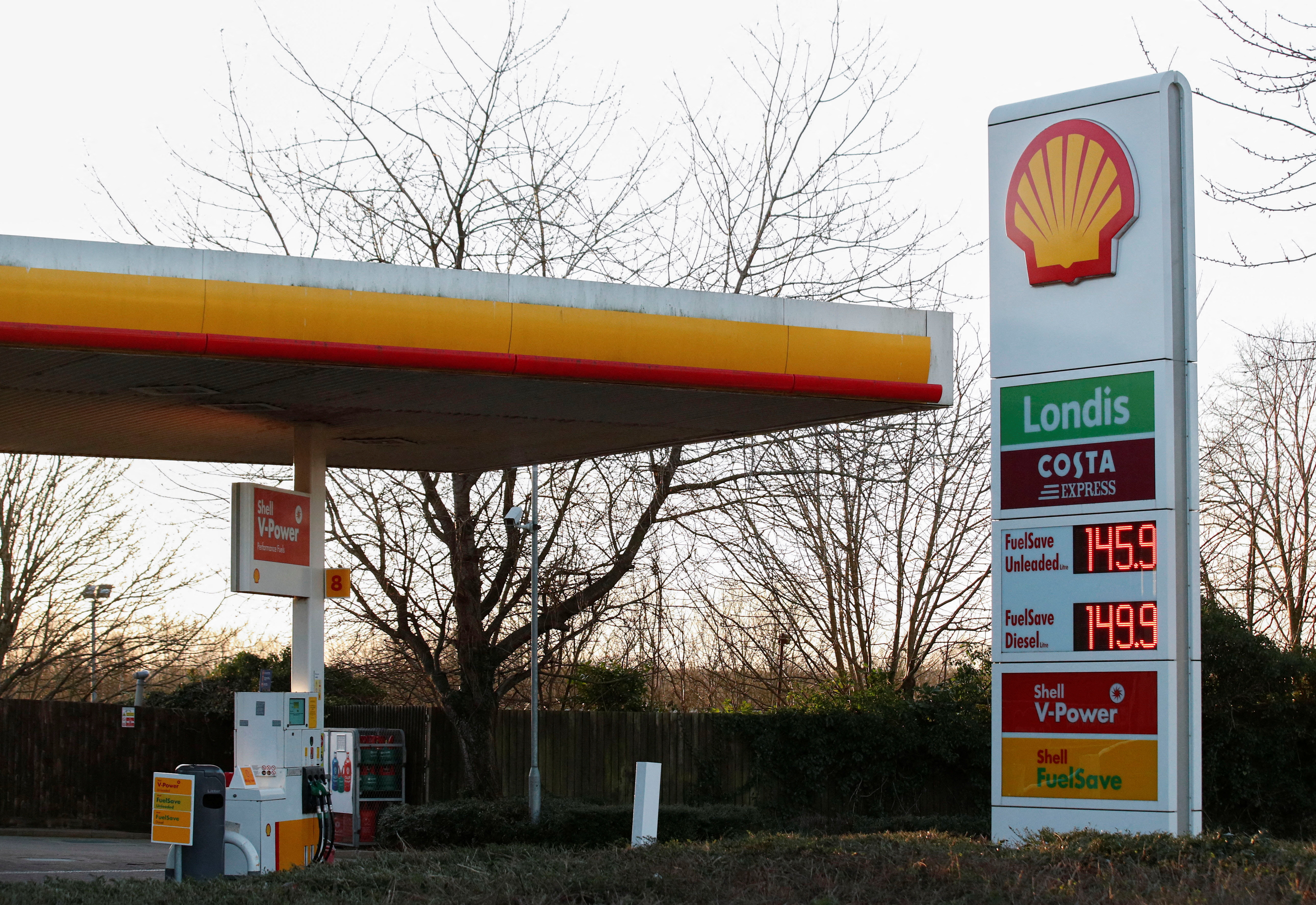 Shell sees lower integrated gas performance in Q1 | Zee Business